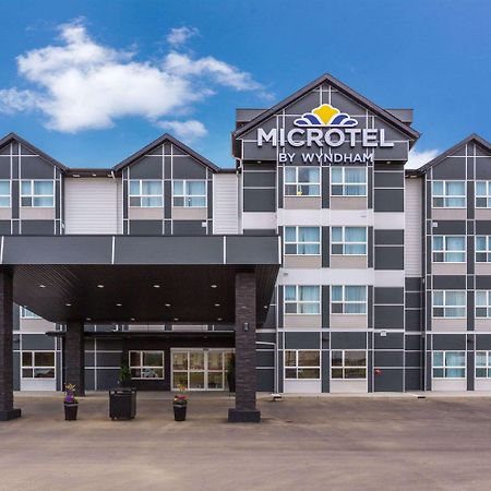 Microtel Inn & Suites By Wyndham Whitecourt Ngoại thất bức ảnh