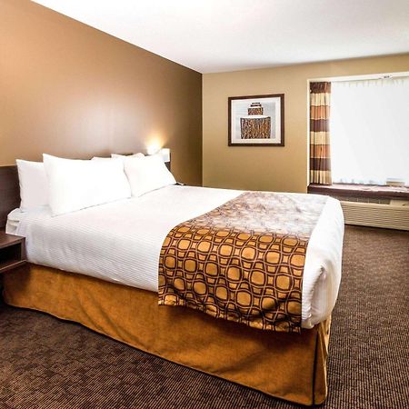 Microtel Inn & Suites By Wyndham Whitecourt Ngoại thất bức ảnh