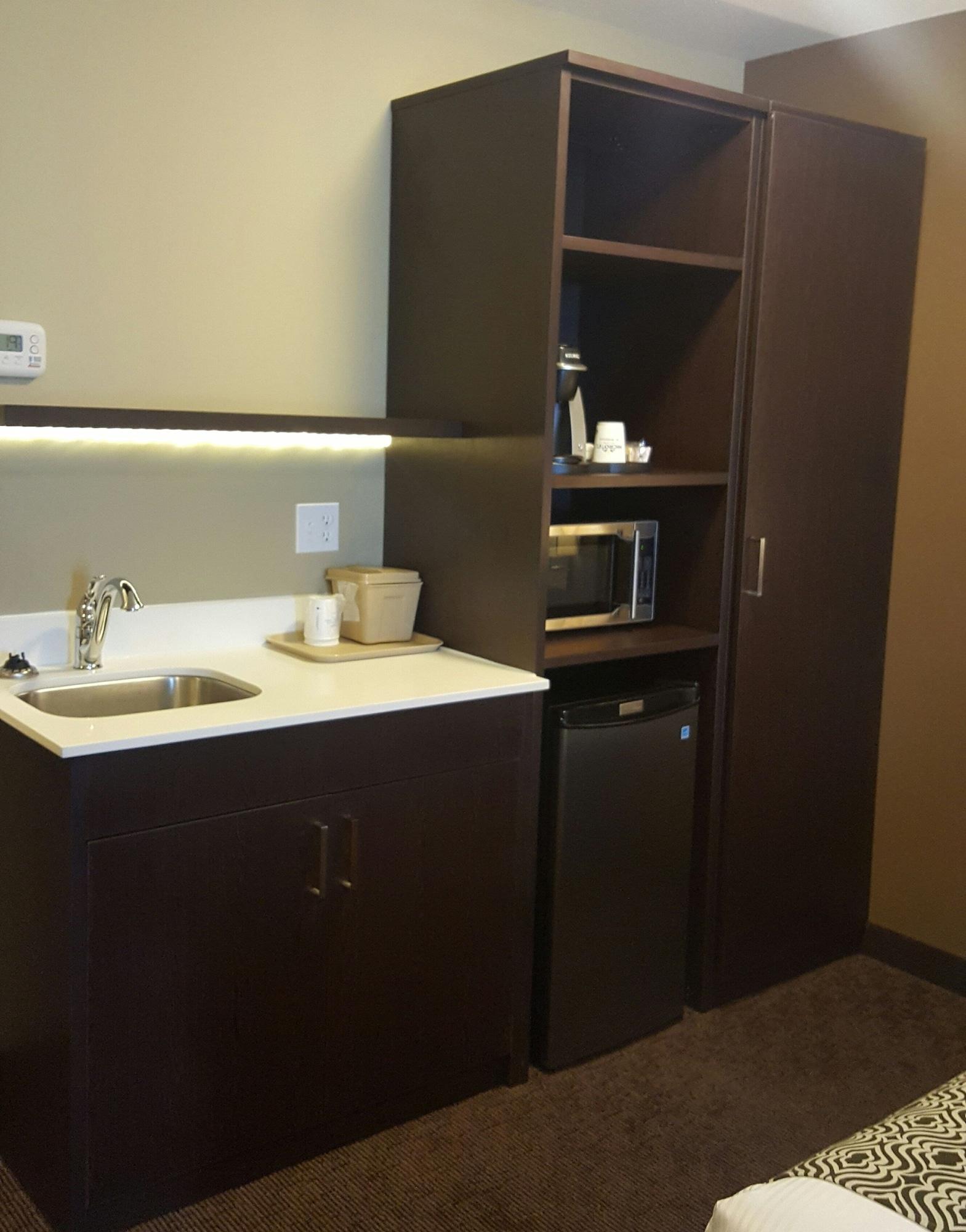 Microtel Inn & Suites By Wyndham Whitecourt Ngoại thất bức ảnh