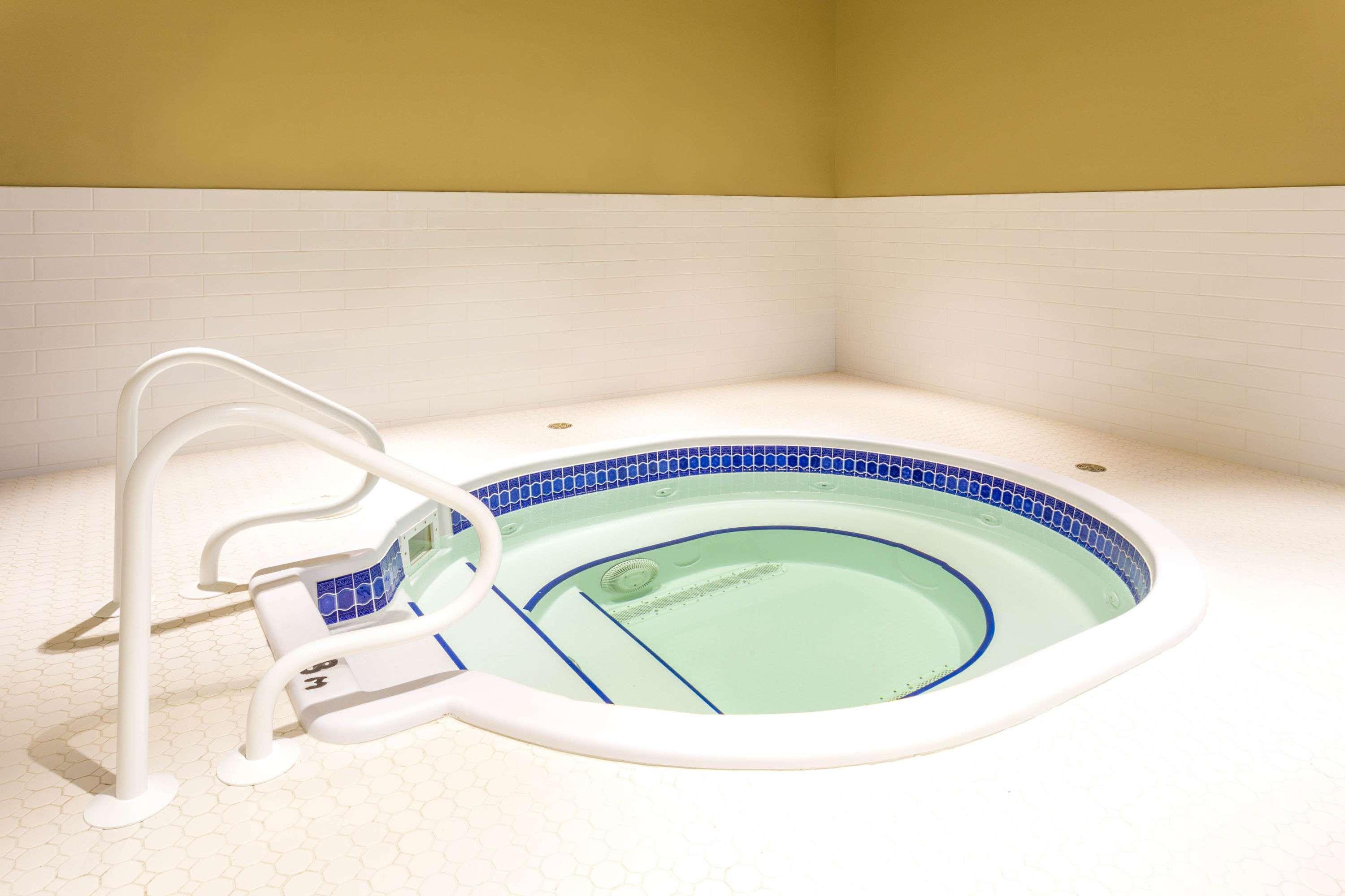 Microtel Inn & Suites By Wyndham Whitecourt Ngoại thất bức ảnh