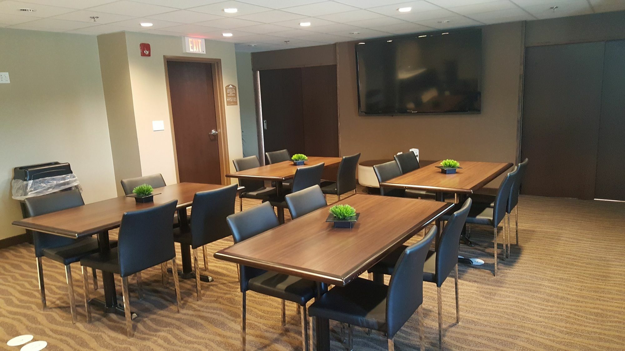 Microtel Inn & Suites By Wyndham Whitecourt Ngoại thất bức ảnh